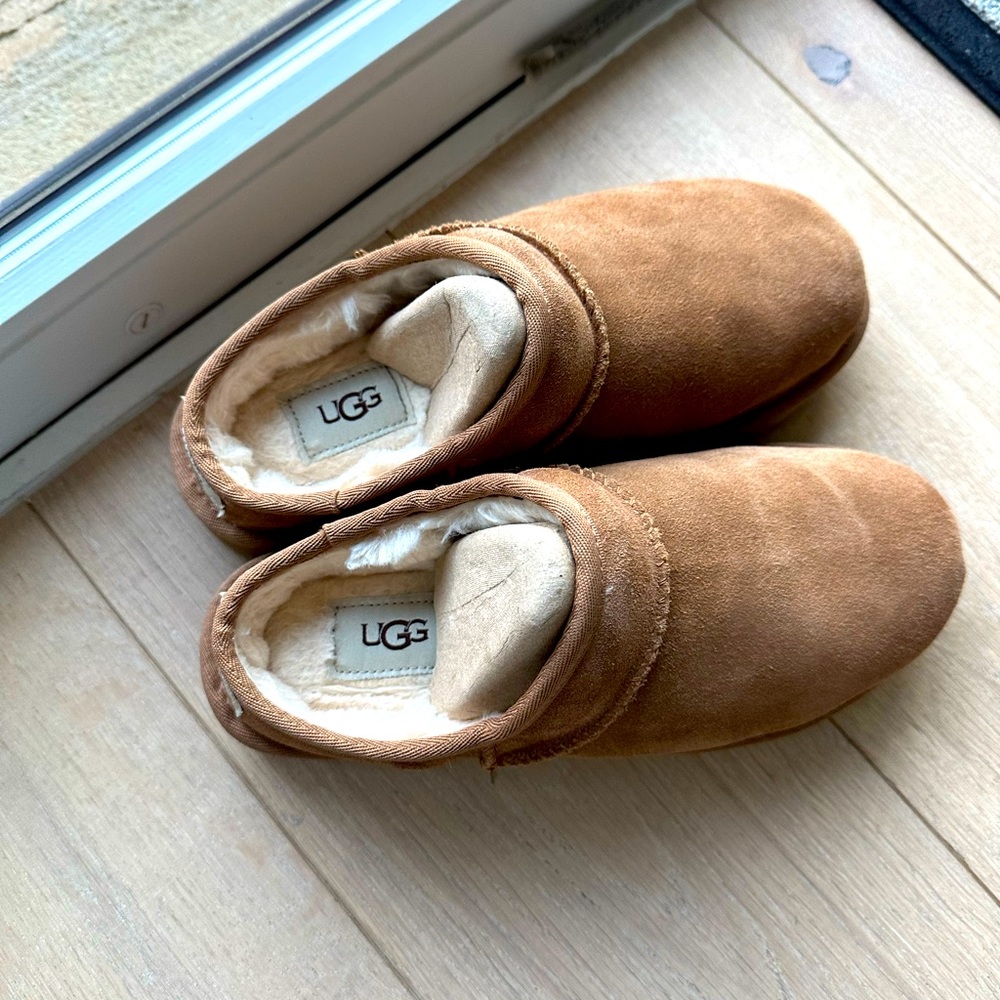 UGG classic slippers brand new
